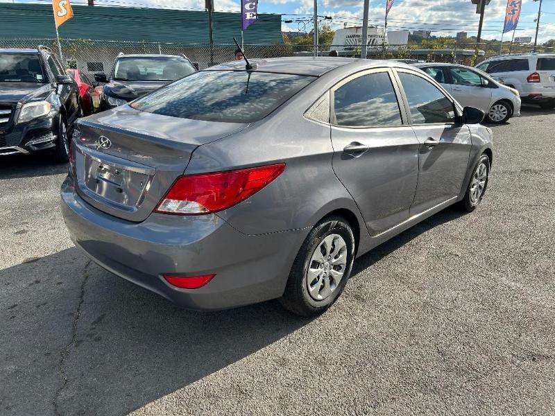 Hyundai Accent SE 4-Door 6A 2017