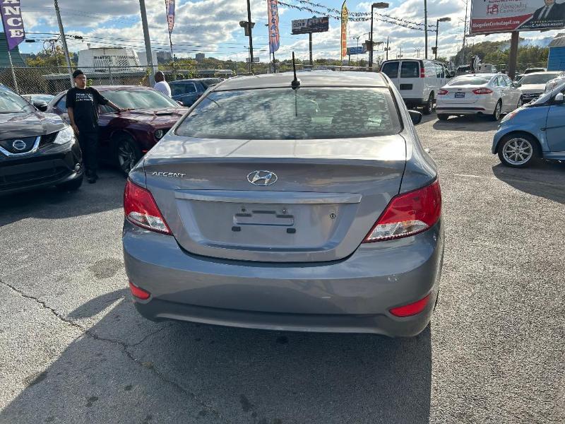 Hyundai Accent SE 4-Door 6A 2017