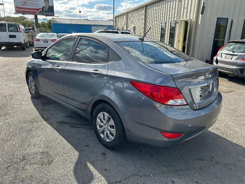 Hyundai Accent SE 4-Door 6A 2017