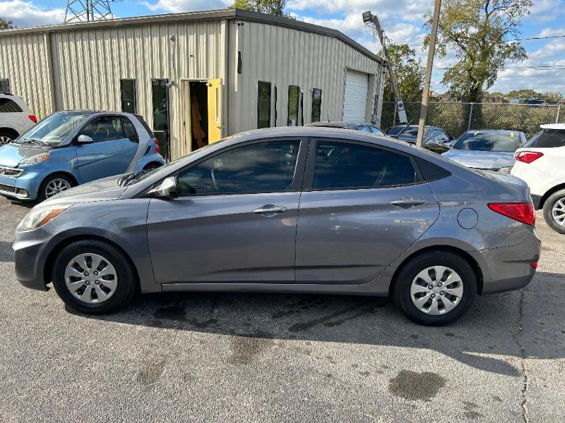 Hyundai Accent SE 4-Door 6A 2017