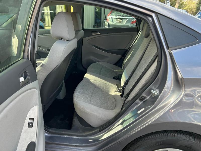 Hyundai Accent SE 4-Door 6A 2017