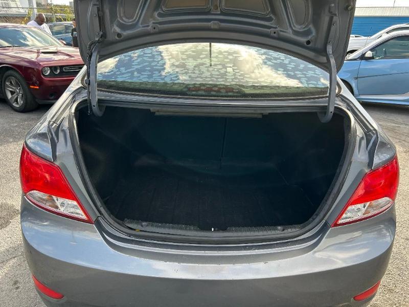 Hyundai Accent SE 4-Door 6A 2017