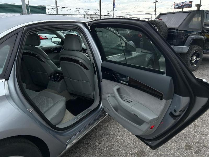 Audi A8 3.0T quattro 2016