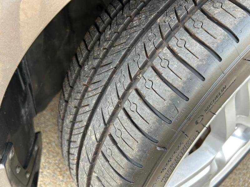 Acura TL 5-Speed AT with Navigation System 2008