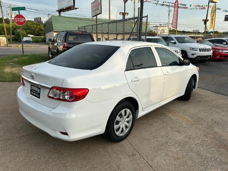 Toyota Corolla S 5-Speed MT 2013