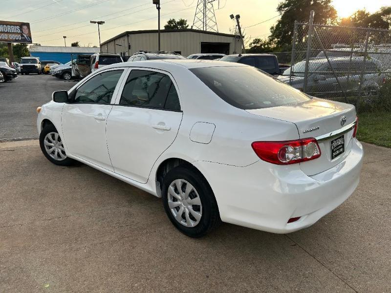 Toyota Corolla S 5-Speed MT 2013