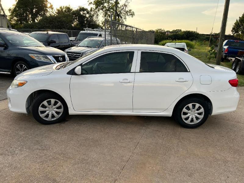 Toyota Corolla S 5-Speed MT 2013