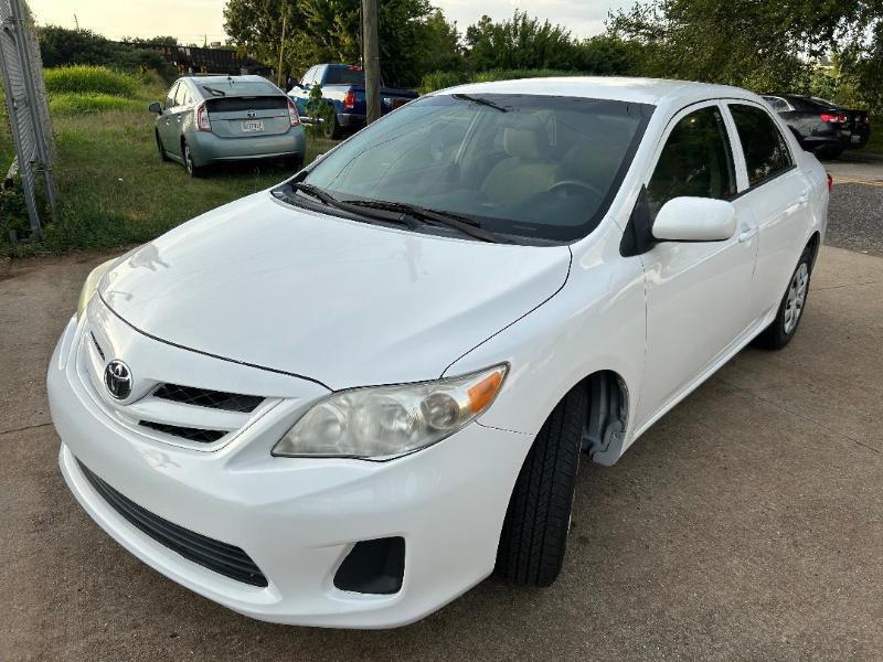 Toyota Corolla S 5-Speed MT 2013