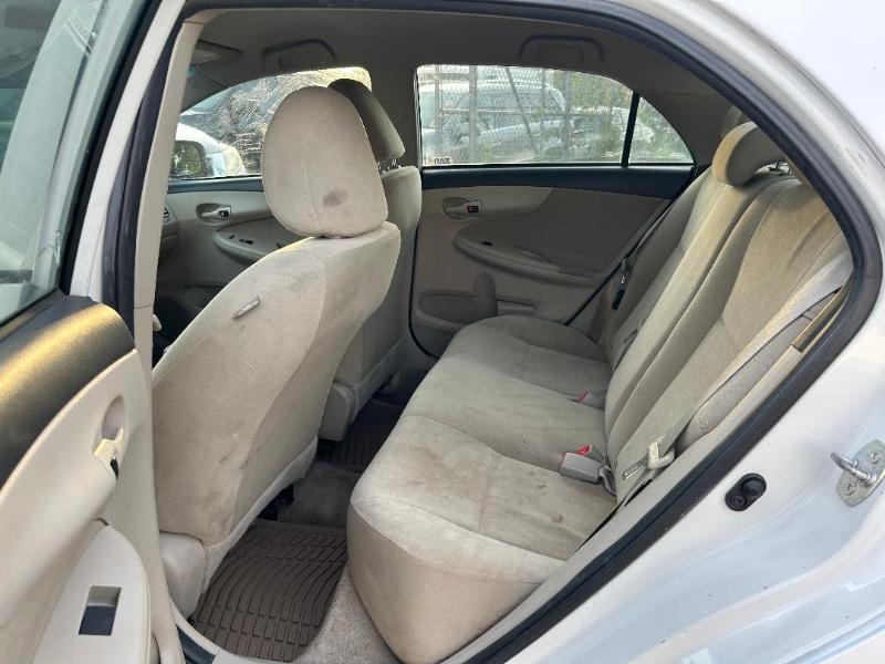 Toyota Corolla S 5-Speed MT 2013