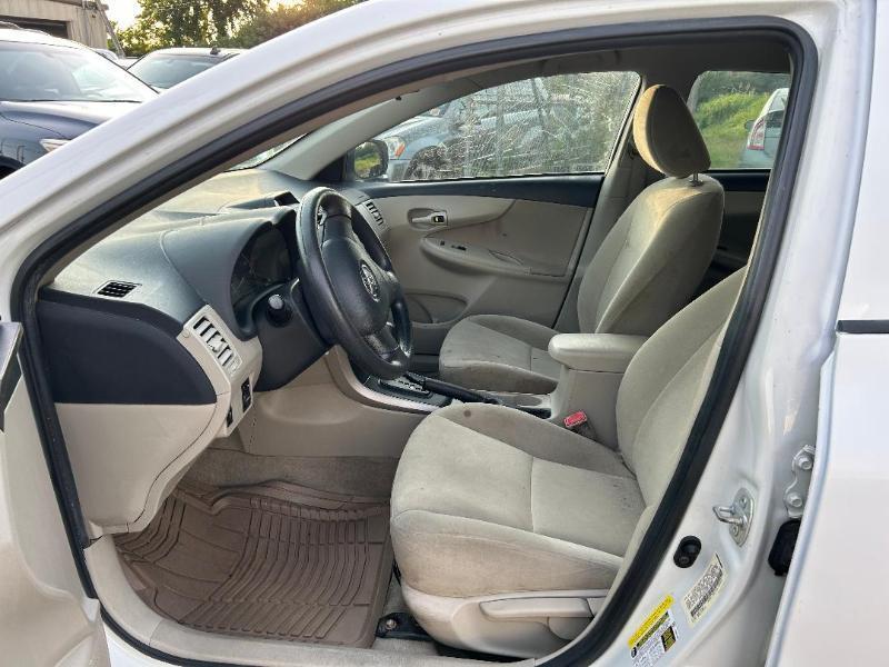 Toyota Corolla S 5-Speed MT 2013