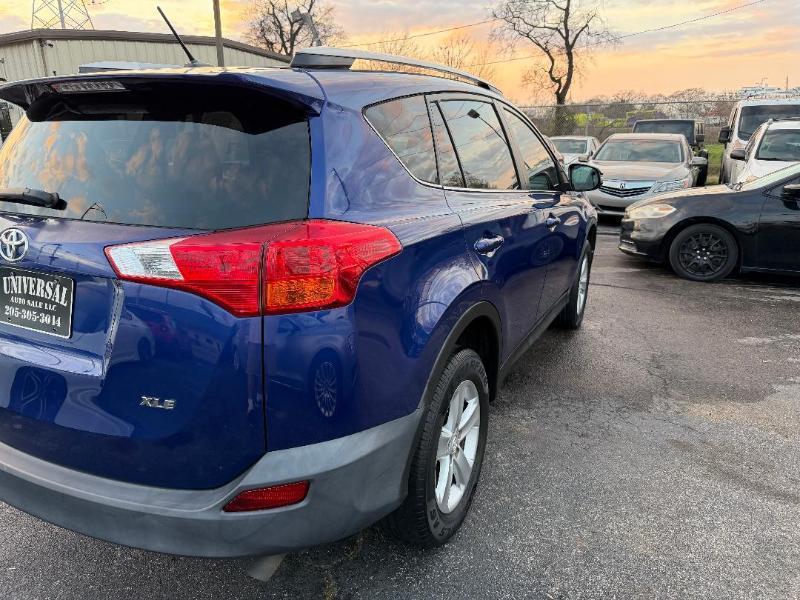 Toyota RAV4 XLE FWD 2014