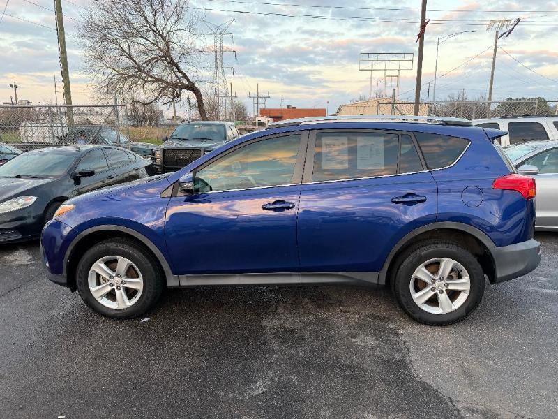 Toyota RAV4 XLE FWD 2014