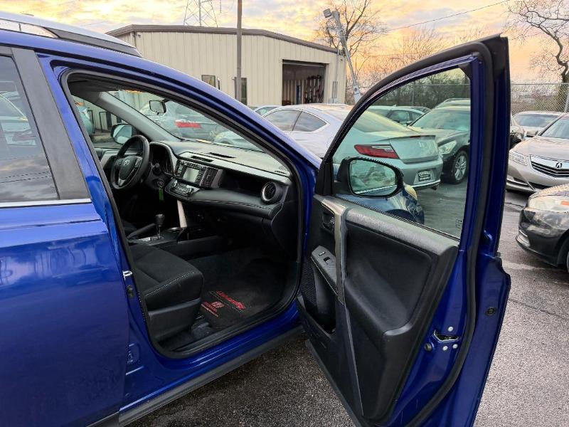 Toyota RAV4 XLE FWD 2014