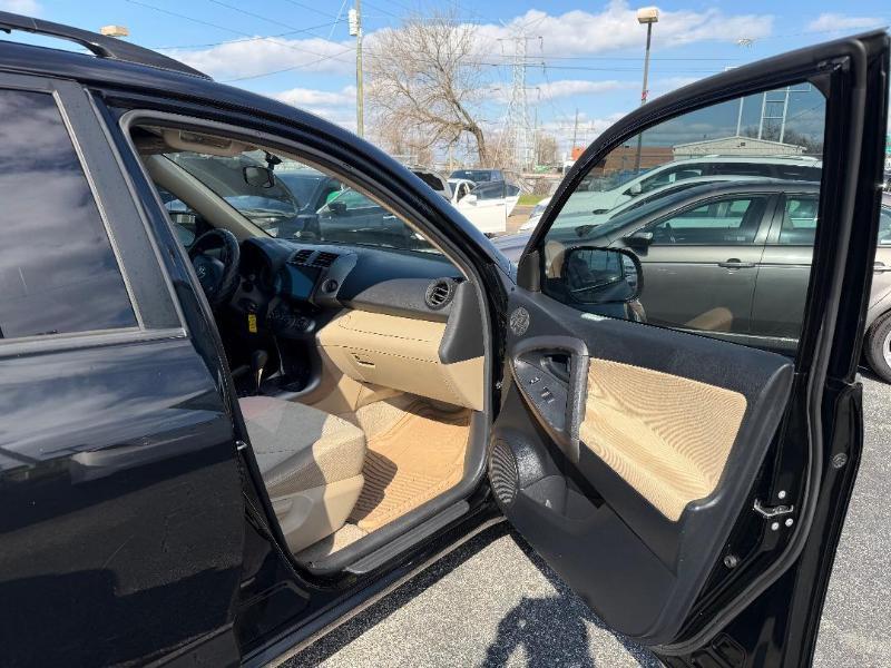 Toyota RAV4 Base I4 2WD 2010