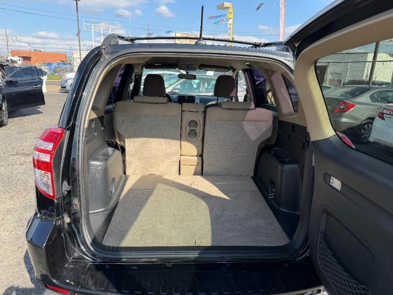 Toyota RAV4 Base I4 2WD 2010