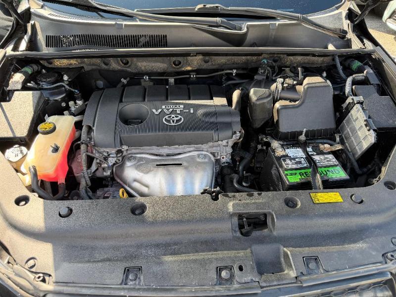 Toyota RAV4 Base I4 2WD 2010