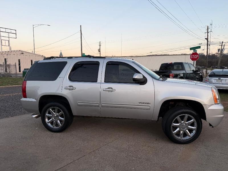 GMC Yukon SLT1 2WD 2011
