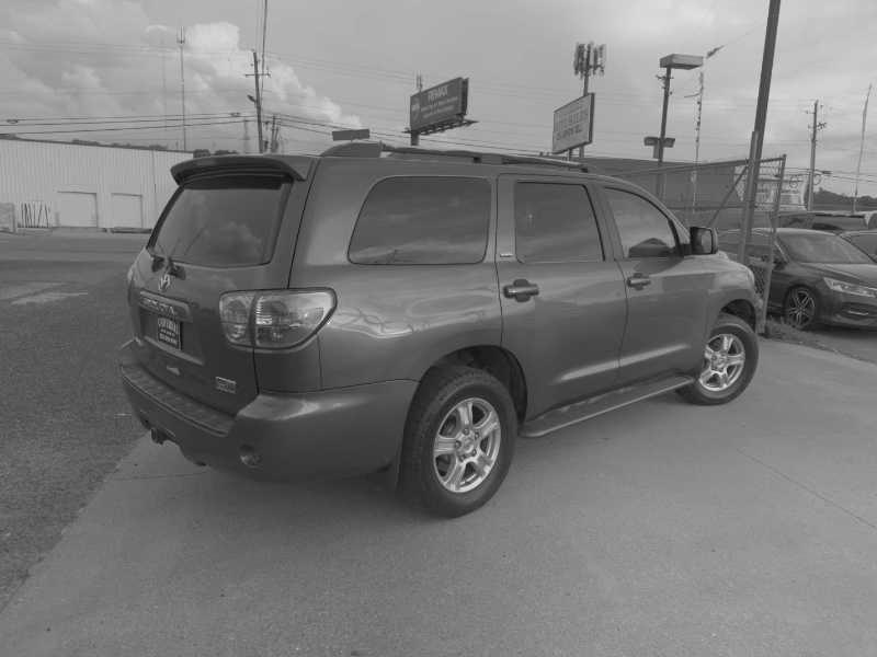 Toyota Sequoia SR5 5.7L 2WD 2008