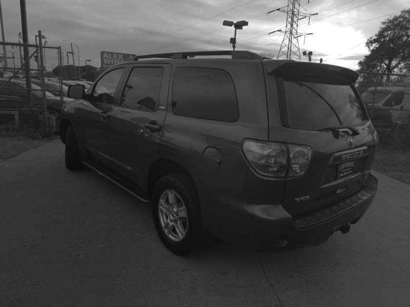 Toyota Sequoia SR5 5.7L 2WD 2008