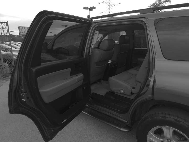 Toyota Sequoia SR5 5.7L 2WD 2008