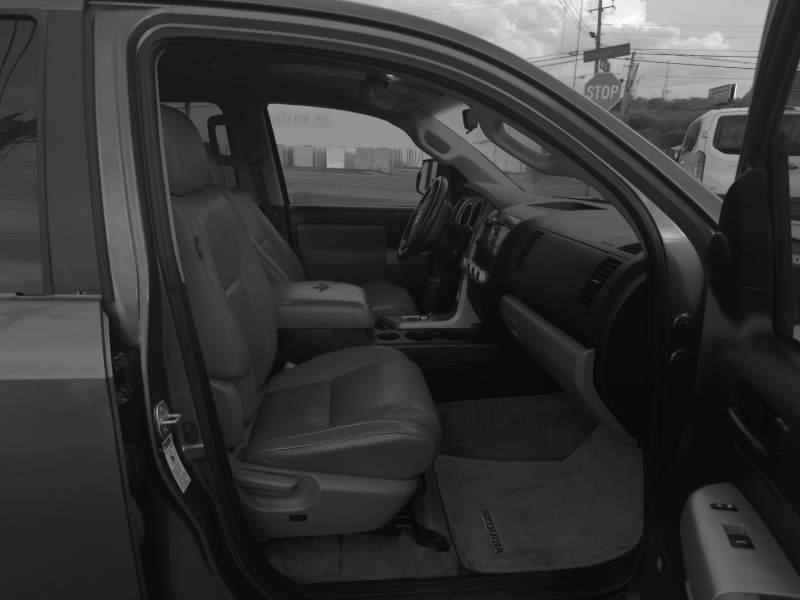 Toyota Sequoia SR5 5.7L 2WD 2008