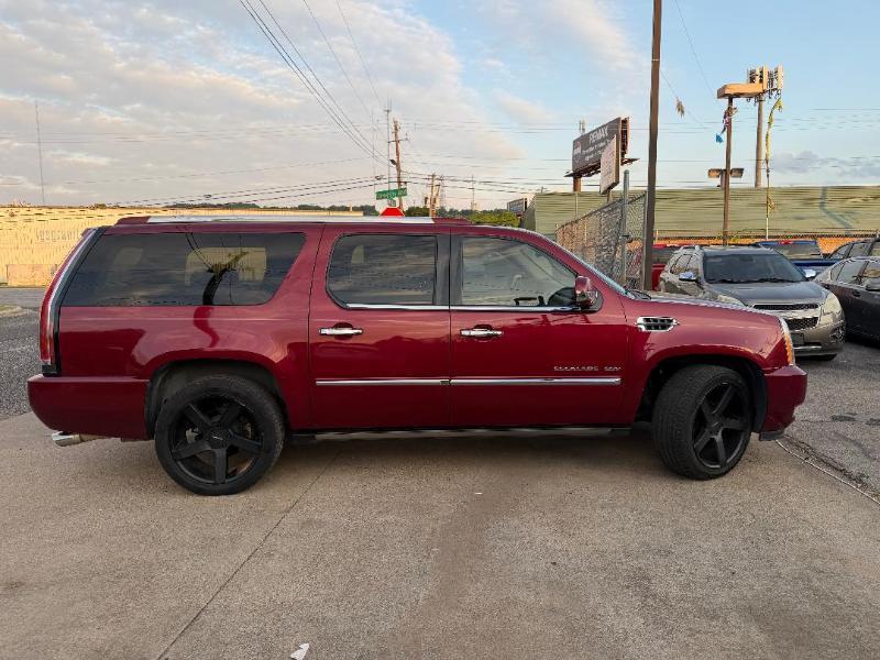 Cadillac Escalade ESV AWD Premium 2011