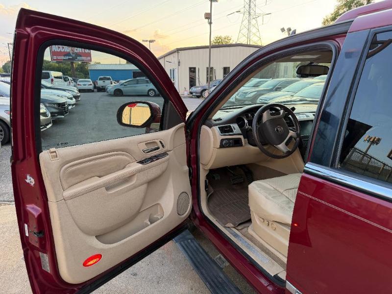 Cadillac Escalade ESV AWD Premium 2011