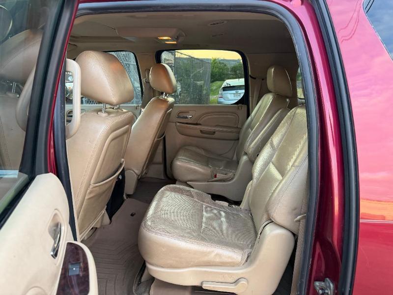 Cadillac Escalade ESV AWD Premium 2011