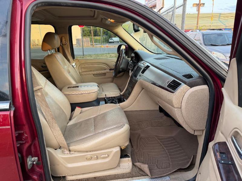 Cadillac Escalade ESV AWD Premium 2011