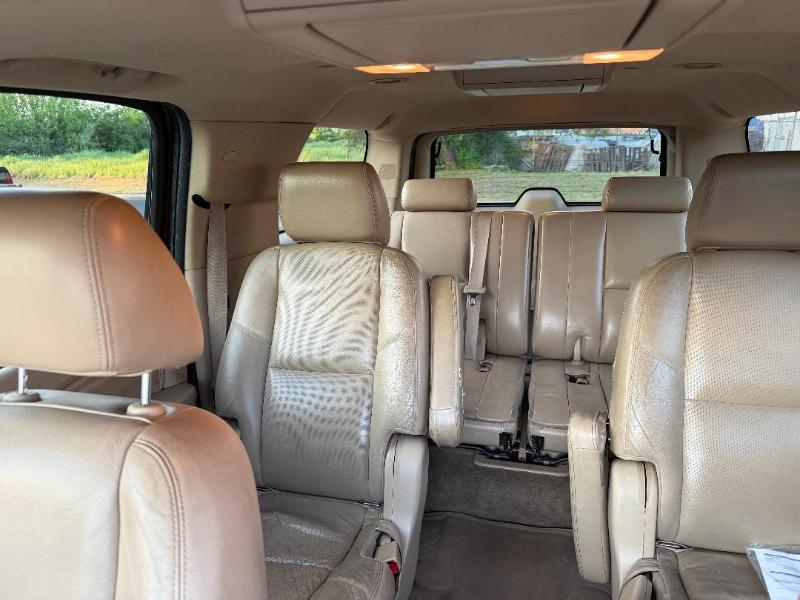 Cadillac Escalade ESV AWD Premium 2011