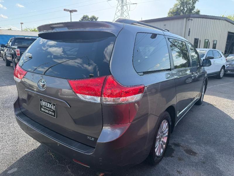 Toyota Sienna XLE FWD 8-Passenger V6 2014