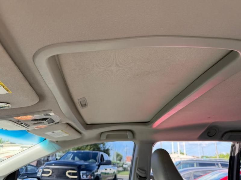 Toyota Sienna XLE FWD 8-Passenger V6 2014