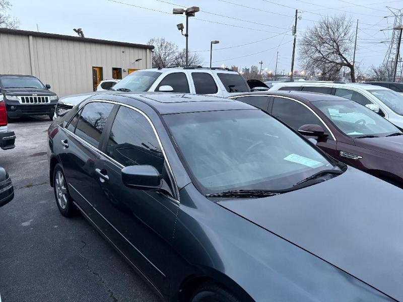 Honda Accord EX V-6 Sedan AT with Navigation System and XM Radi 2005