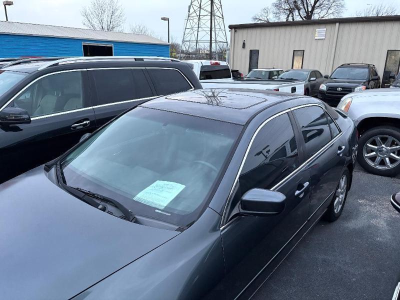 Honda Accord EX V-6 Sedan AT with Navigation System and XM Radi 2005