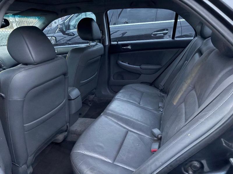 Honda Accord EX V-6 Sedan AT with Navigation System and XM Radi 2005