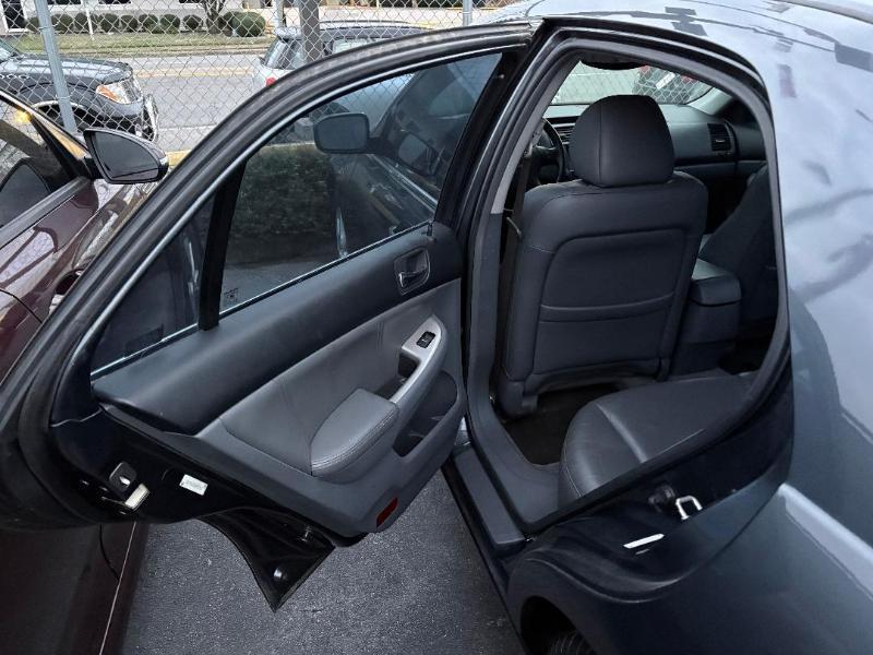 Honda Accord EX V-6 Sedan AT with Navigation System and XM Radi 2005