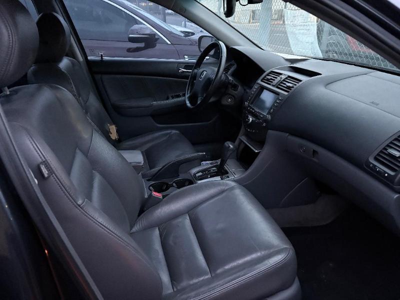 Honda Accord EX V-6 Sedan AT with Navigation System and XM Radi 2005