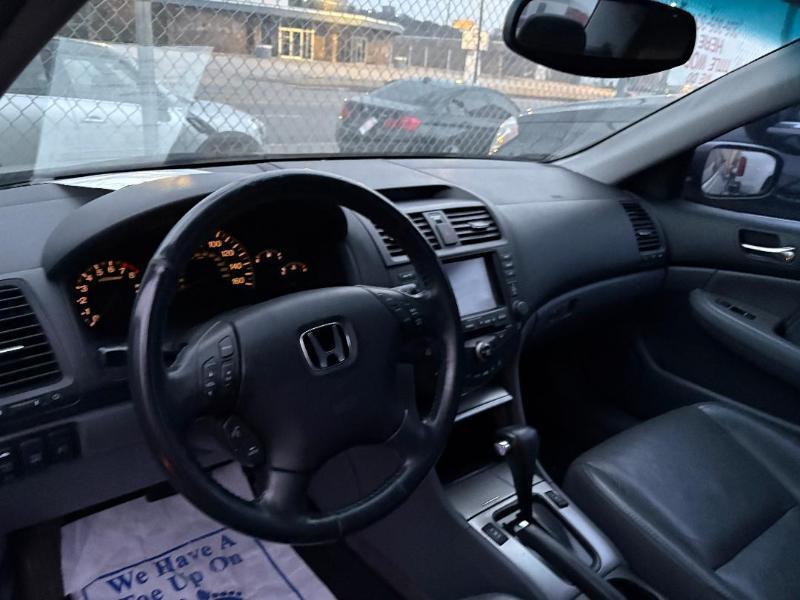 Honda Accord EX V-6 Sedan AT with Navigation System and XM Radi 2005