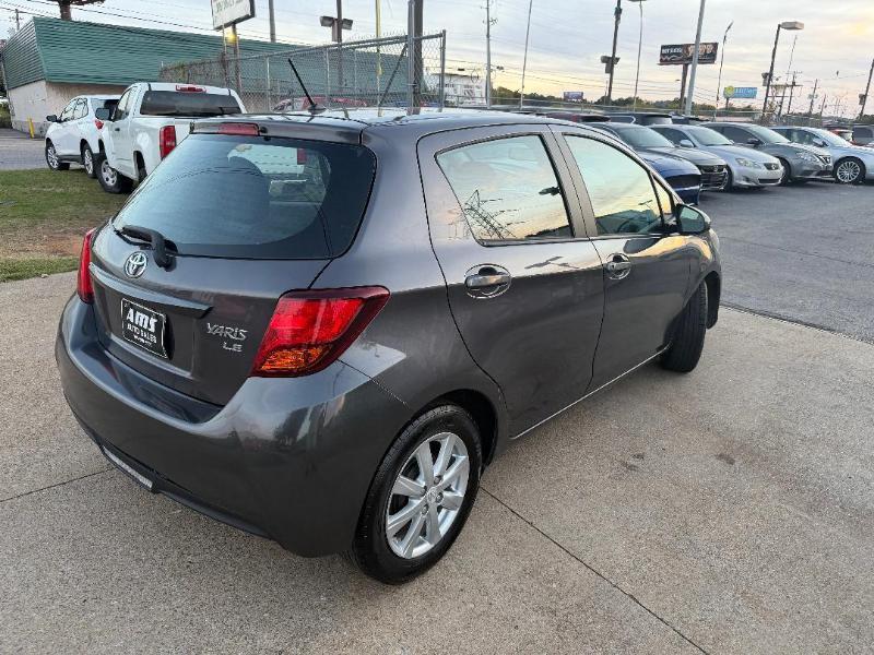 Toyota Yaris LE 5-Door AT 2015
