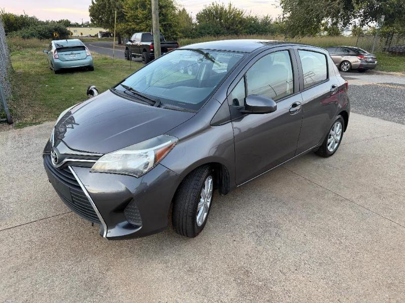 Toyota Yaris LE 5-Door AT 2015