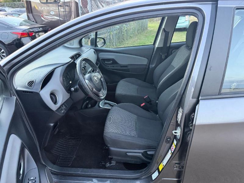 Toyota Yaris LE 5-Door AT 2015