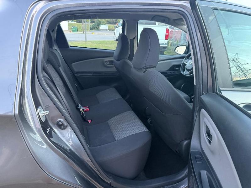 Toyota Yaris LE 5-Door AT 2015
