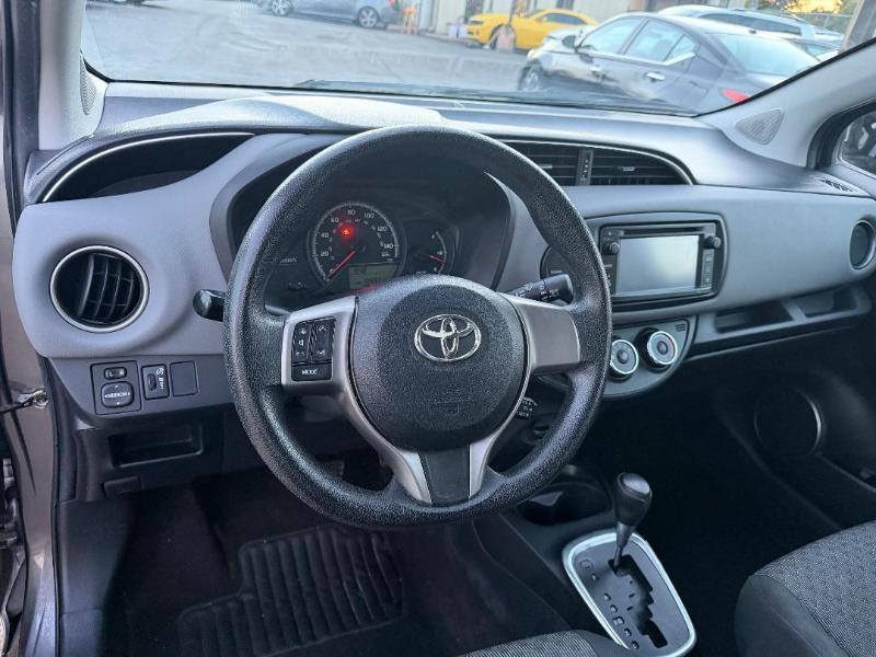 Toyota Yaris LE 5-Door AT 2015