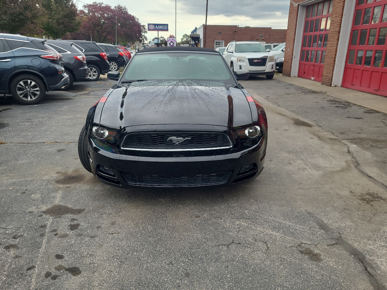 2011 Ford Mustang 2dr Conv V6