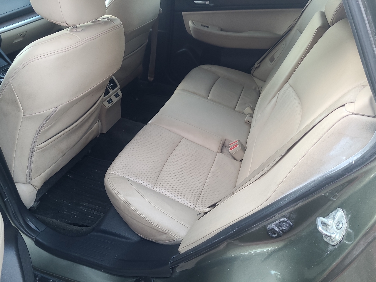 Subaru Outback 4dr Wgn 2.5i Limited PZEV 2015