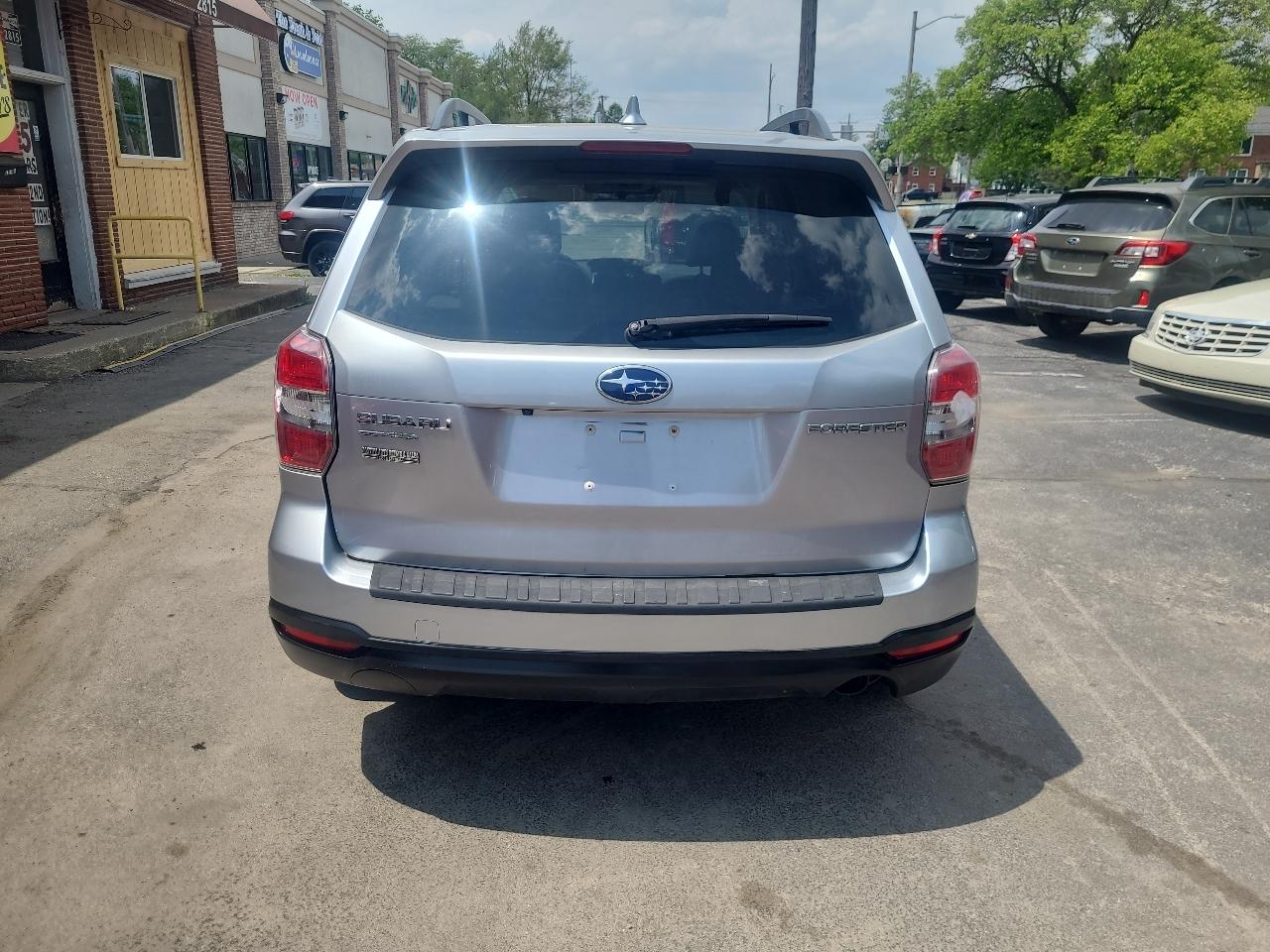 Subaru Forester 4dr CVT 2.5i Limited PZEV 2016