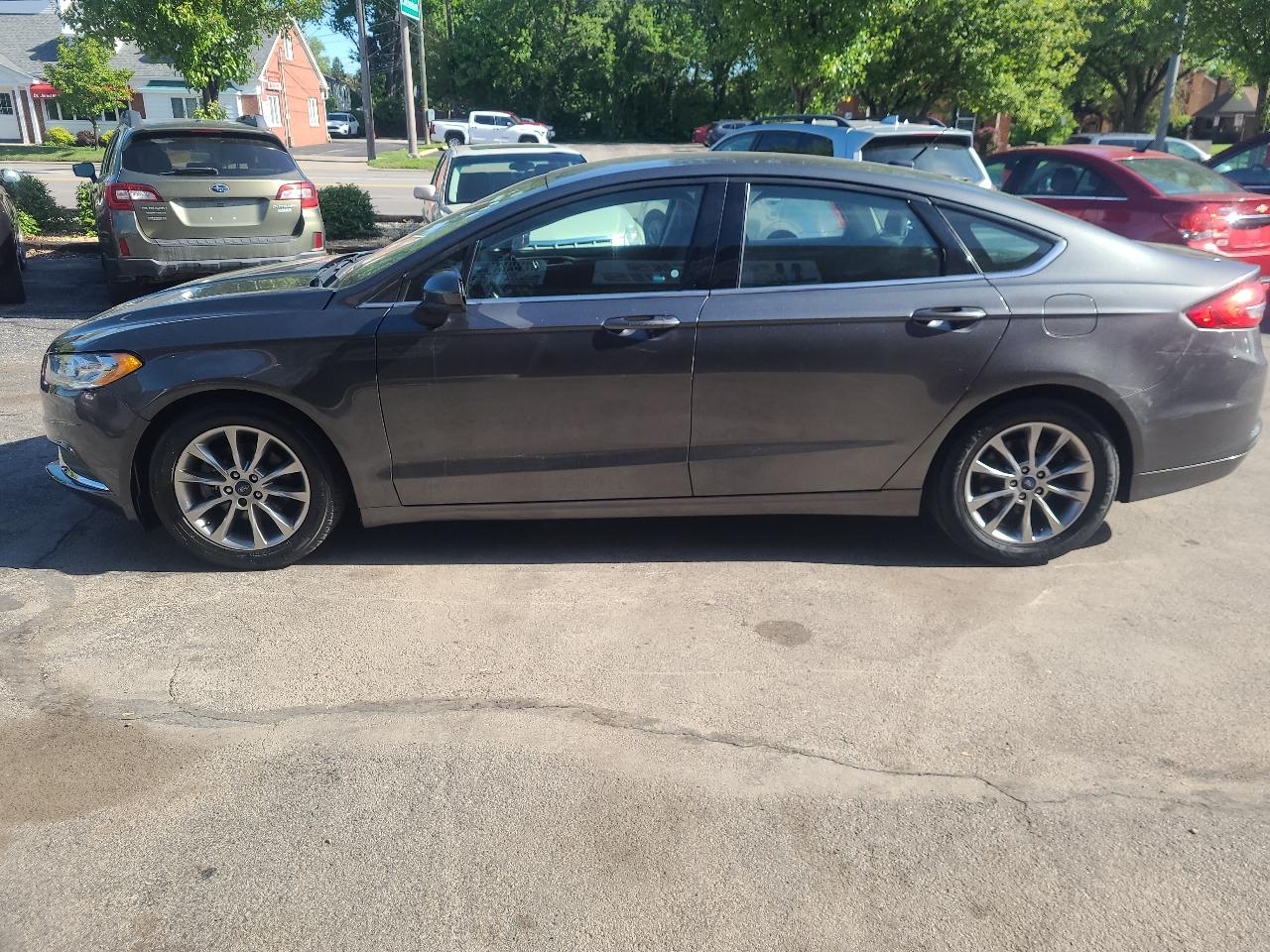 Ford Fusion SE FWD 2017