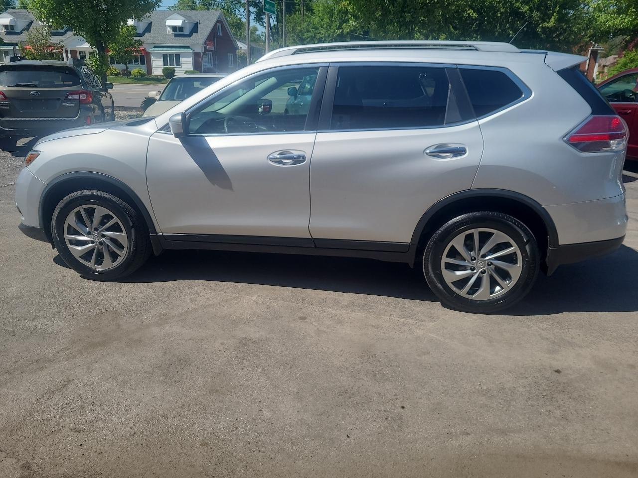 Nissan Rogue AWD 4dr SL 2015