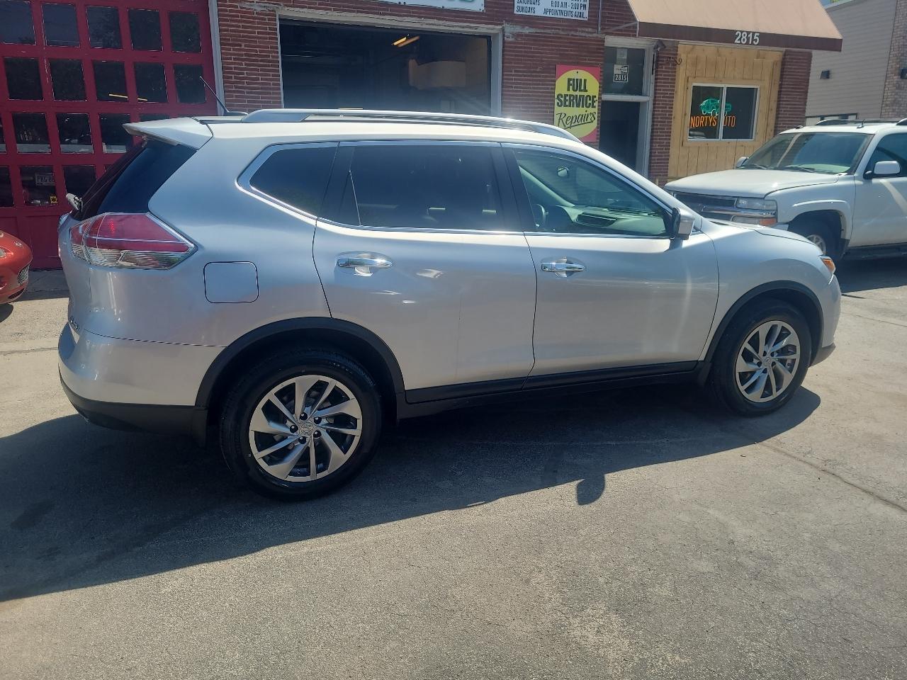 Nissan Rogue AWD 4dr SL 2015