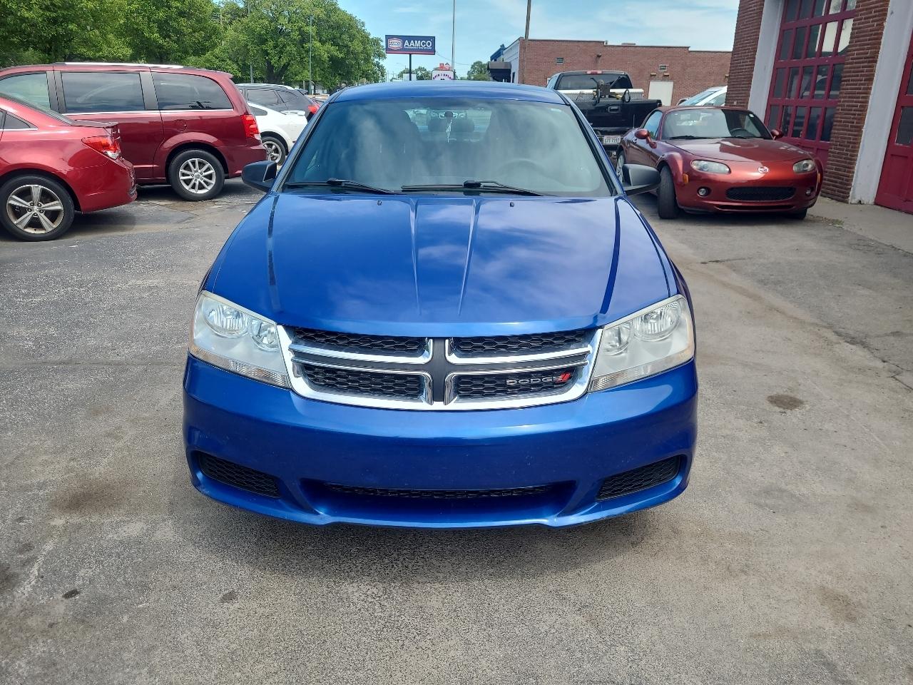 2013 Dodge Avenger SE's photo